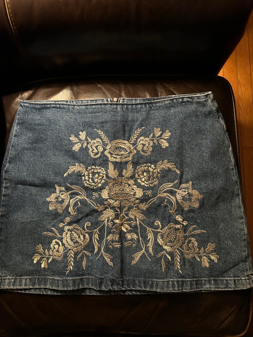 Topshop Moto Mini Skirt‎ Womens US Size 12 Blue Denim Floral Embroidered